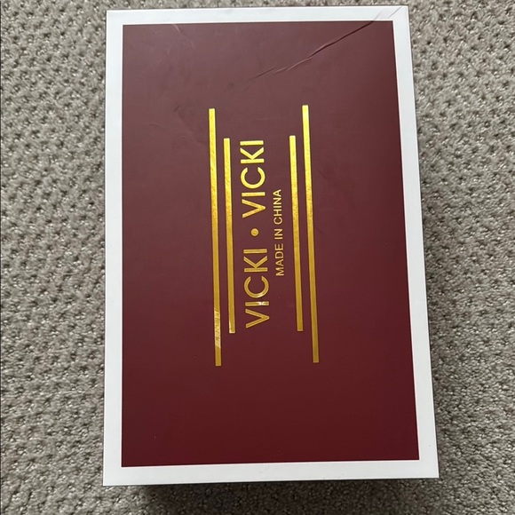 Elegant Tan Wedge Sandals with Adjustable Straps - Picture 7 of 9